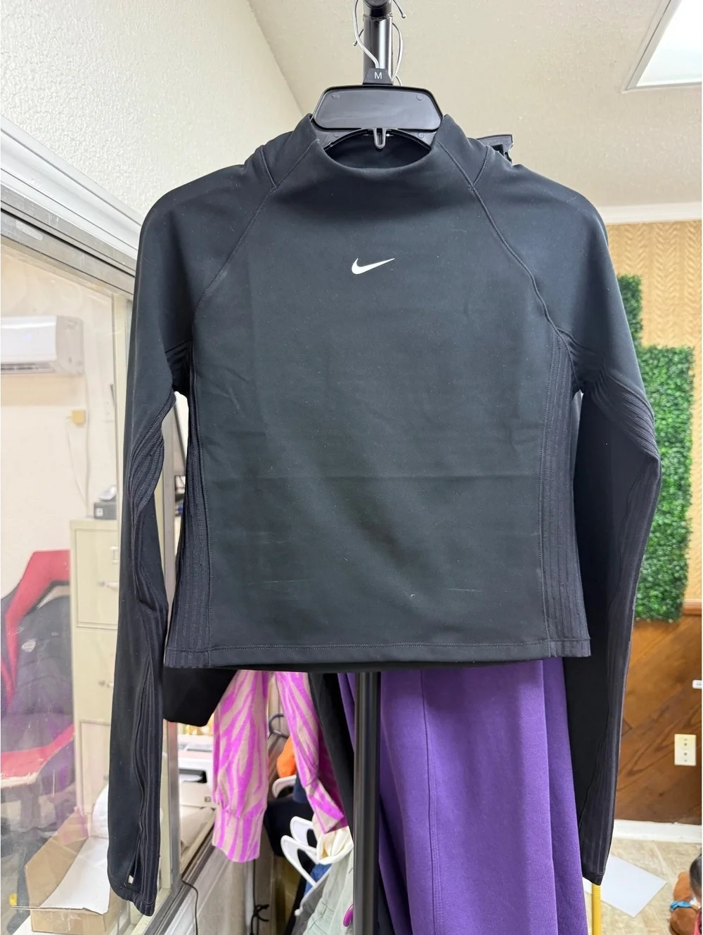 NWT Women’s Nike long sleeve M